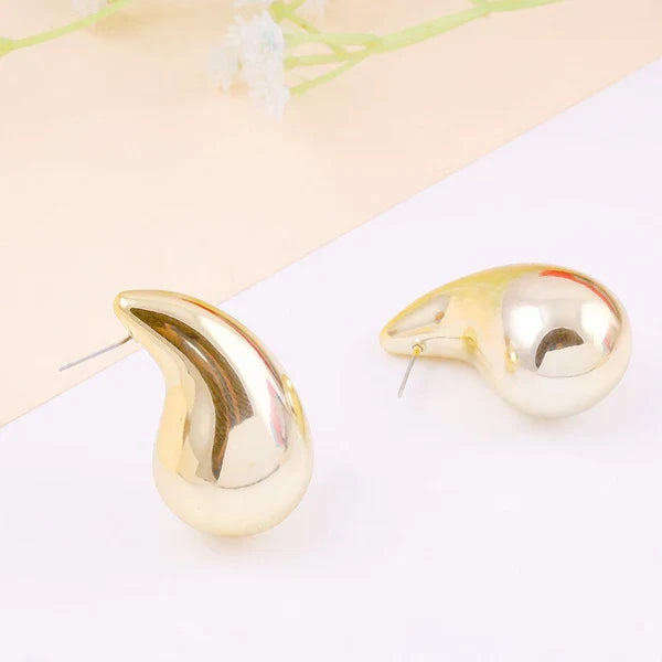 Classic Gold Teardrop Earrings for Women – Elegant Stud Earrings, Lightweight Daily Wear & Party Jewelry (1 Pair)