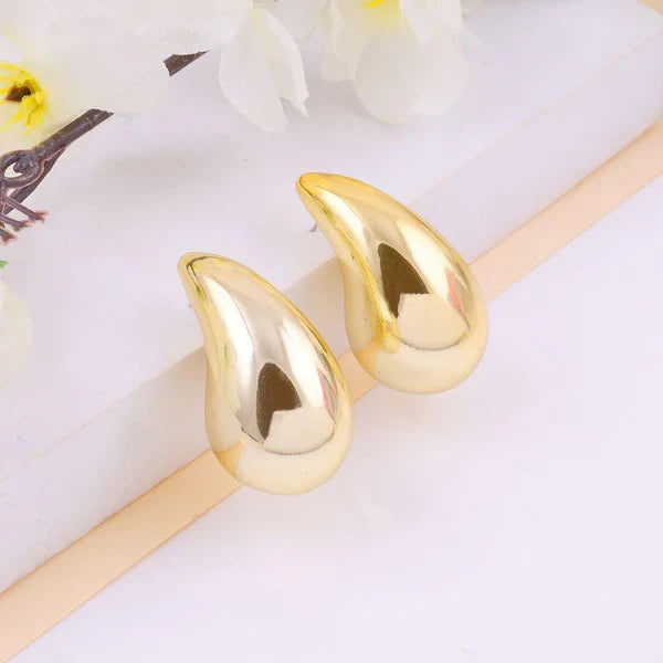 Classic Gold Teardrop Earrings for Women – Elegant Stud Earrings, Lightweight Daily Wear & Party Jewelry (1 Pair)