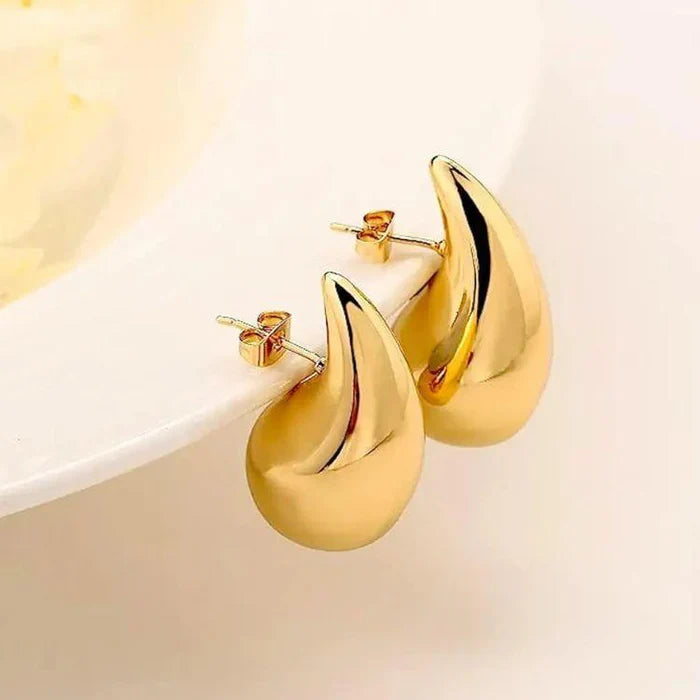 Classic Gold Teardrop Earrings for Women – Elegant Stud Earrings, Lightweight Daily Wear & Party Jewelry (1 Pair)