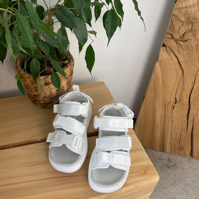 Gaitline Flow SP sandal – vit sandal med hålfotsstöd & IGNITE skum