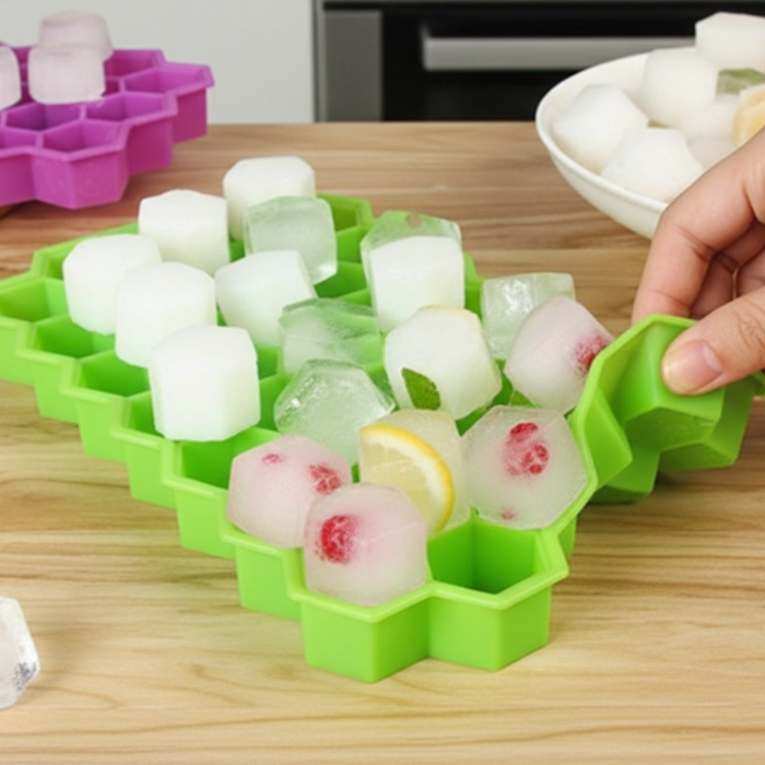Honey Comb Silicone Ice Mold – Flexible Reusable Ice Cube Tray for Kitchen, Drinks & Desserts (Random Color-Pack of 1)
