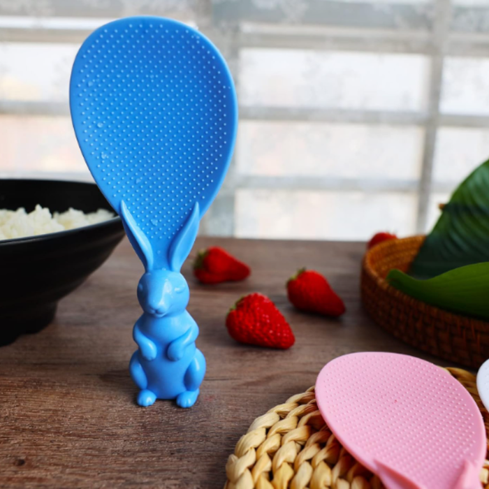 Plastic Rice Serving Scoop – Rabbit Handle Non-Stick Rice Shovel for Kitchen (Random Color-Pack of 1)