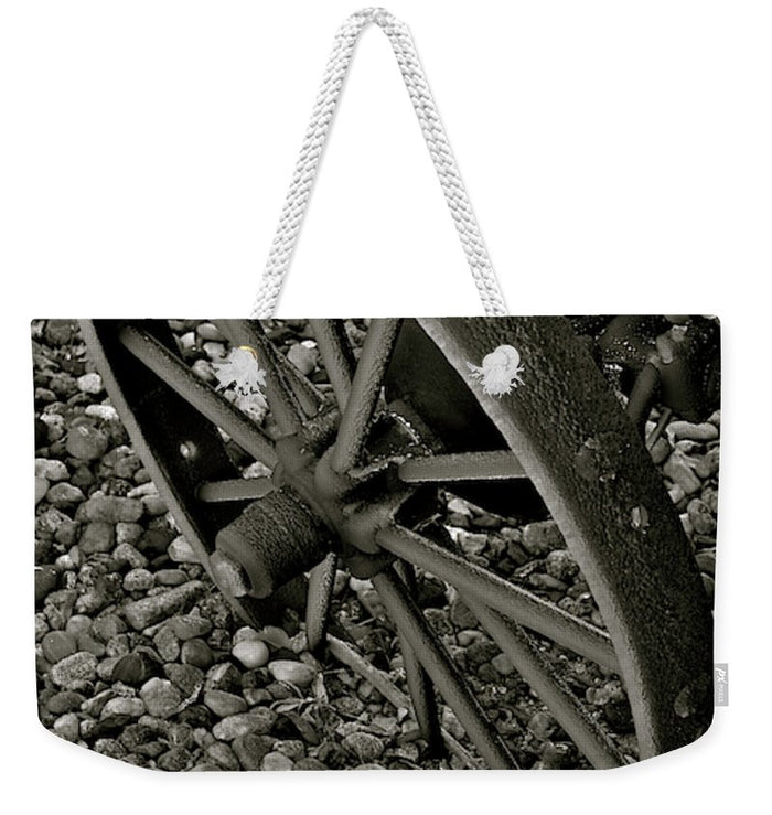 Wagon Wheel On Ice Weekender Tote bag